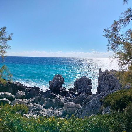 Eolia Beachfront Studios بلاكاس المظهر الخارجي الصورة